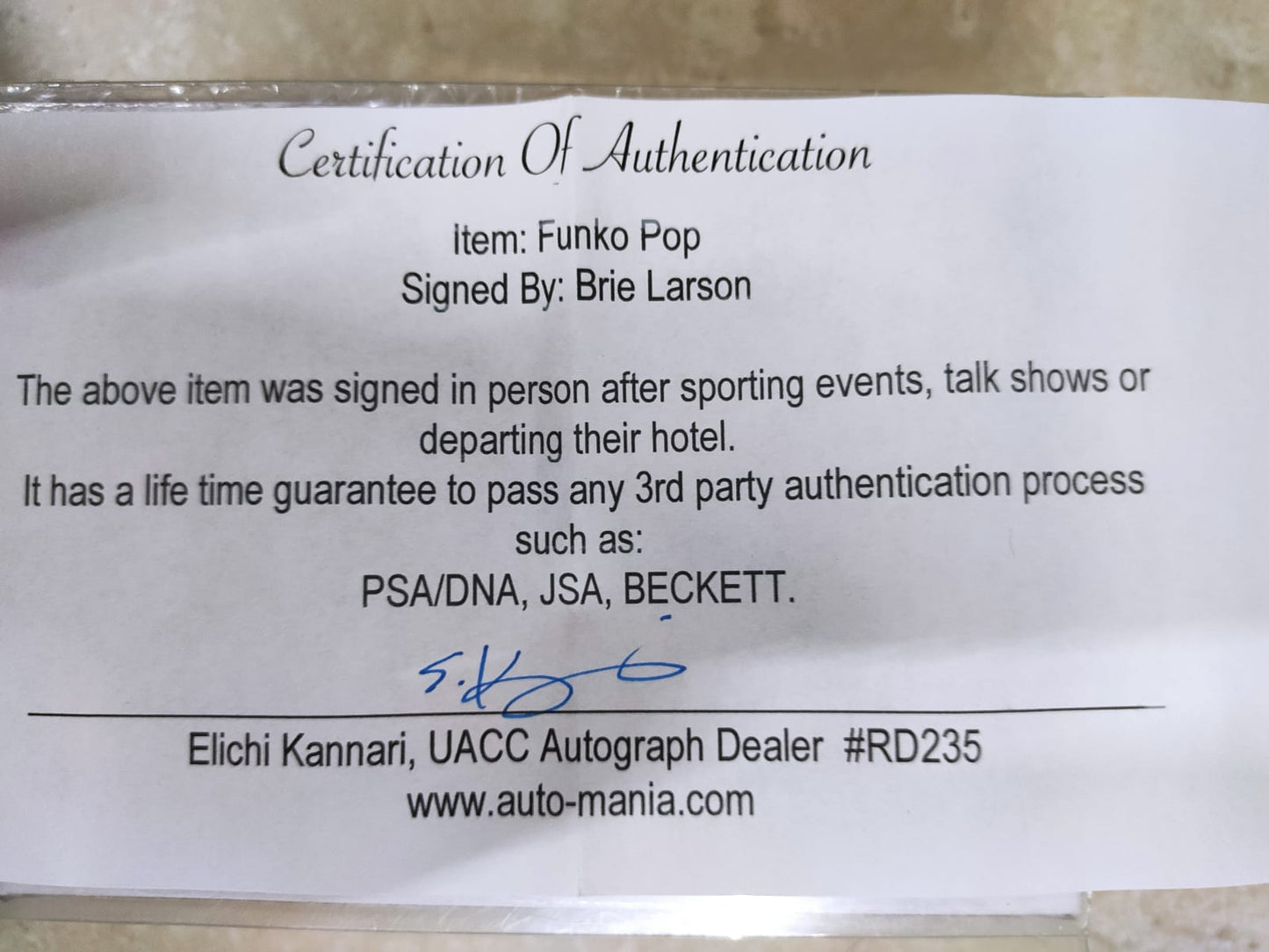 Funko Pop Captain Marvel (Autografo Brie Larson certificado de autenticidad)